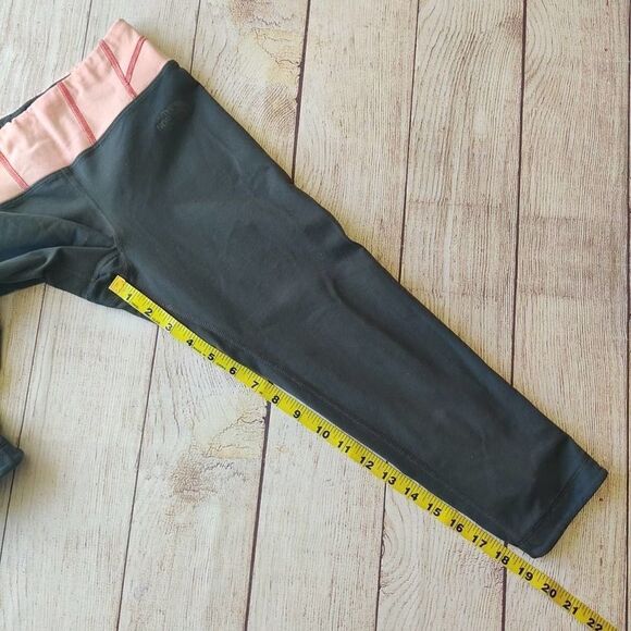 The North Face VaporWick athletic capris sz XS - Picture 7 of 8